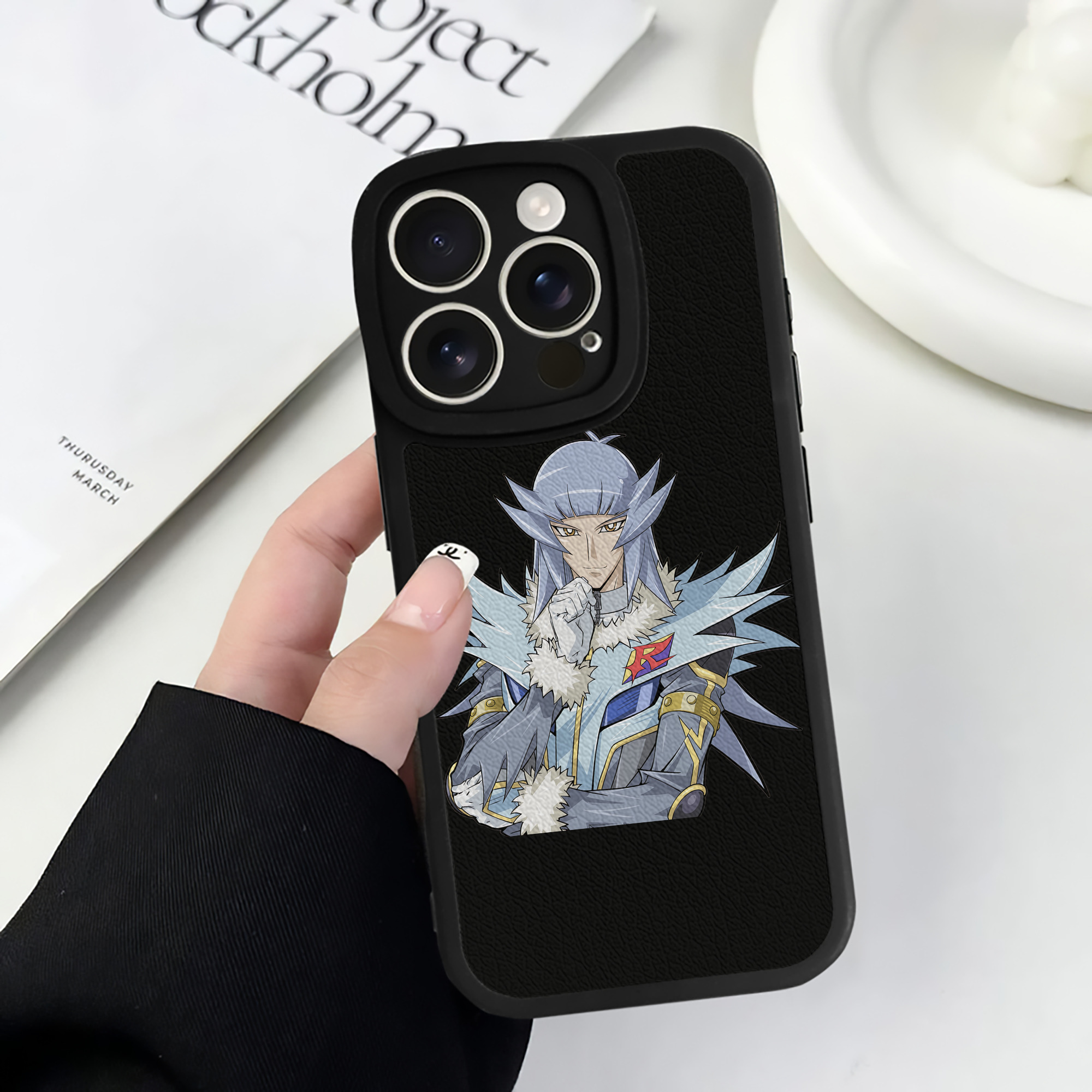 （画像用） 遊☆戯☆王 Yu-Gi-Oh! 【iPhone 16シリーズ対応】シリコンスマホケース（レザー調） 材質：シリコン